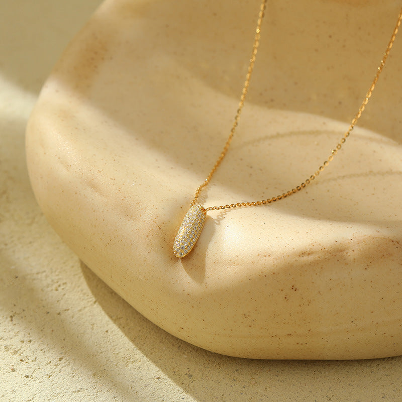 Fudus Stahl-Anhänger mit dicken Buchstaben