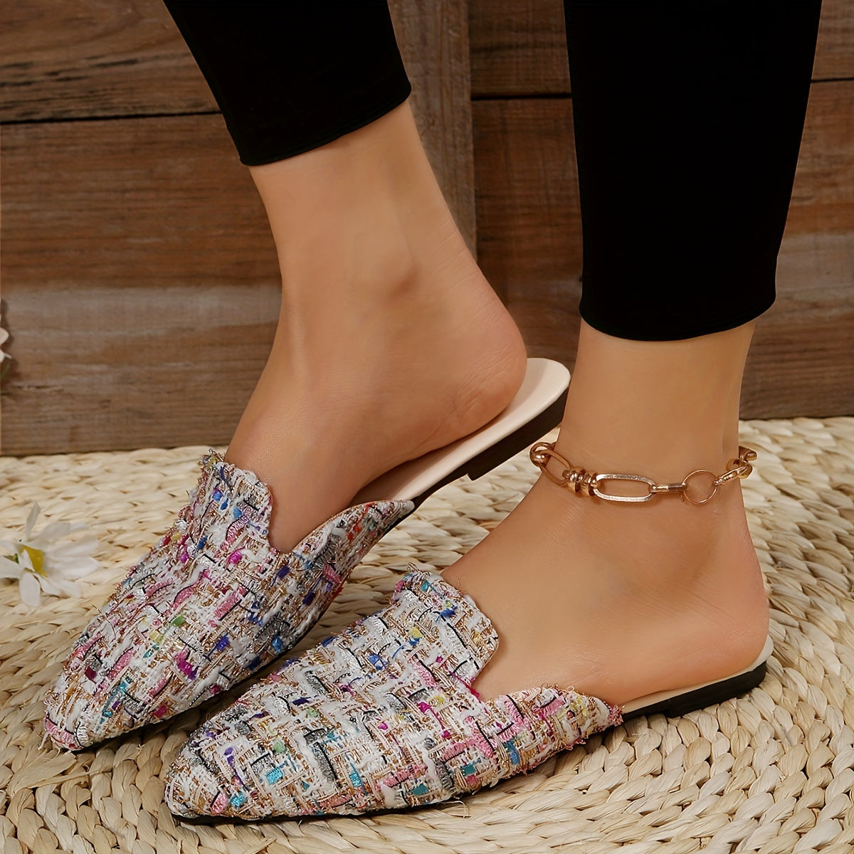 Komfortable und leichte Pantoletten mit Spitze - Tresa