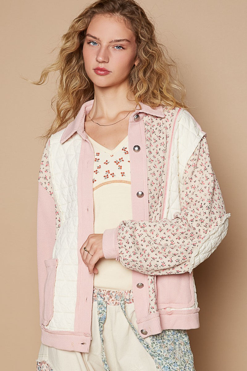 Krohn-e | Gepolsterte Button-Down-Jacke mit sichtbaren Nähten und Blumenmuster