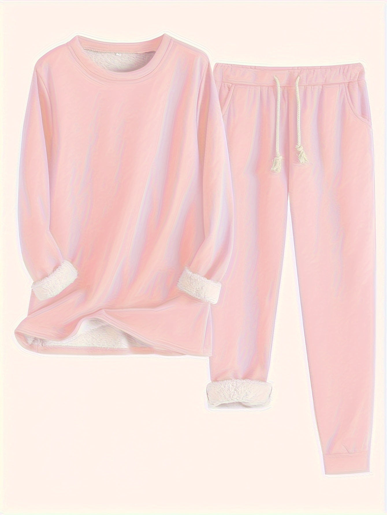 Kuscheliges Damen-Outfit mit Fleece-Innenfutter