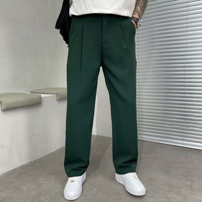 Moderne, bequeme Herrenhose im eleganten Stil