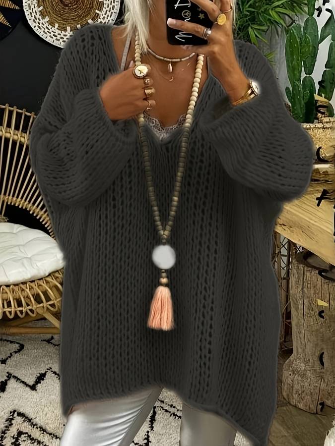 Großer, gestrickter Pullover mit V-Ausschnitt