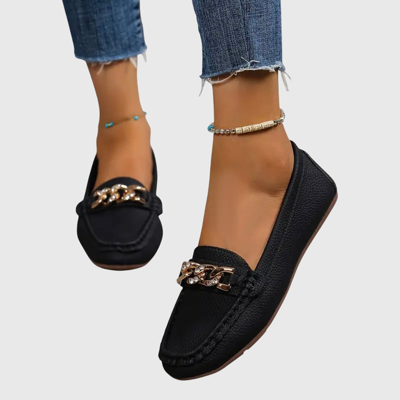 KROHN-E Damen Slip-On Loafer Flach Weiß Gold-Kette Detail Mokassin