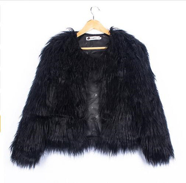 Damen Flauschige Kunstfelljacke mit voluminösem Schnitt und elegantem Kragen Krohn-e