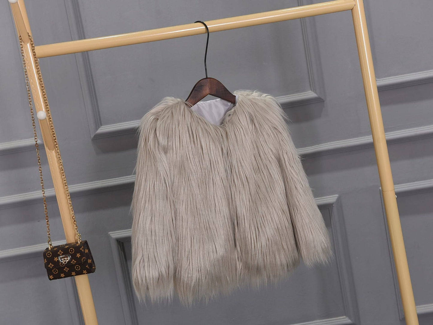 Damen Luxuriöser Kunstpelzjacke mit voluminösem Kragen Krohn-e
