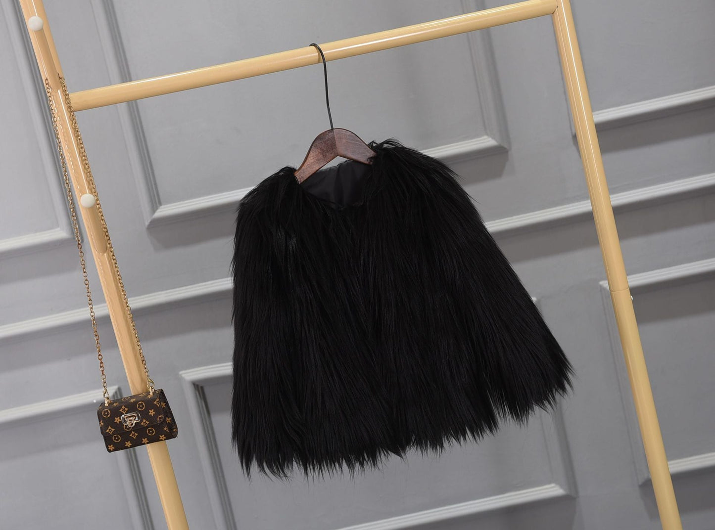 Damen Luxuriöser Kunstpelzjacke mit voluminösem Kragen Krohn-e