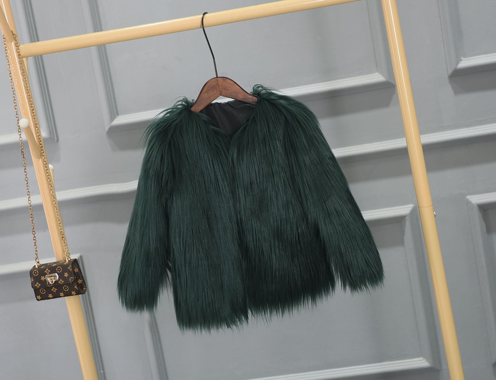 Damen Luxuriöser Kunstpelzjacke mit voluminösem Kragen Krohn-e