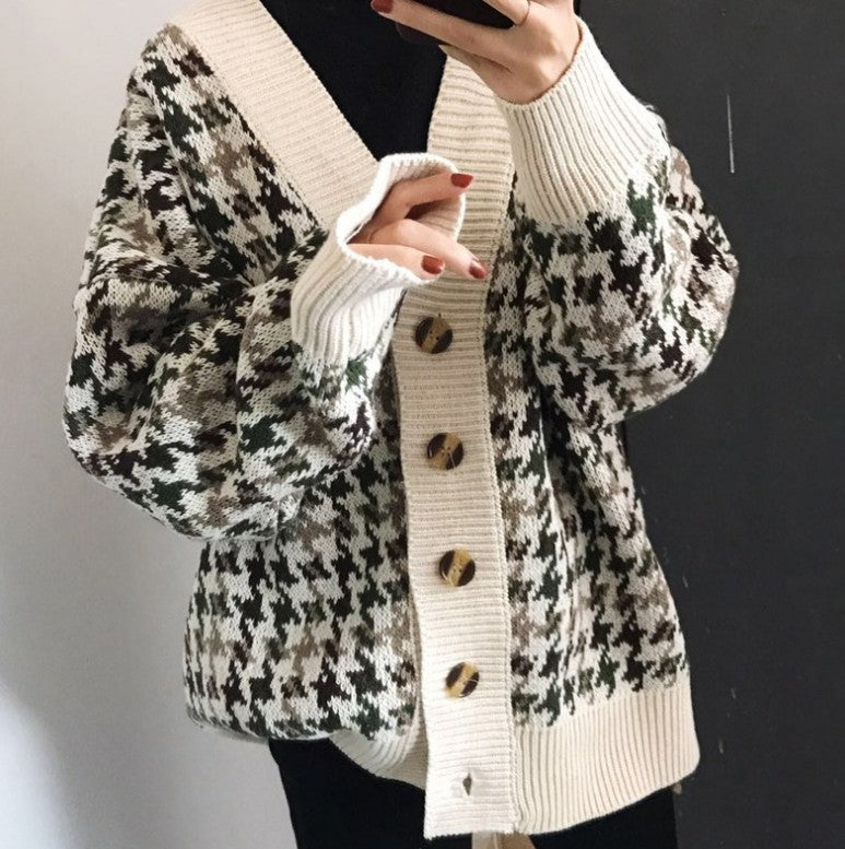 Damen Strickjacke mit modernem Hahnentrittmuster und knöpfbarem Design Krohn-e