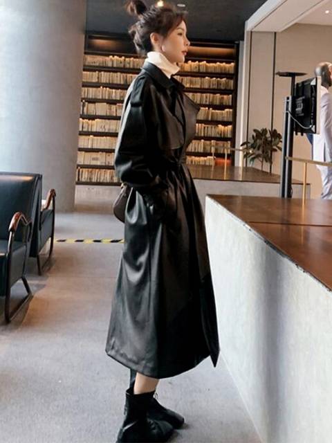 Krohn-e | Nicht Wegsehen Trenchcoat