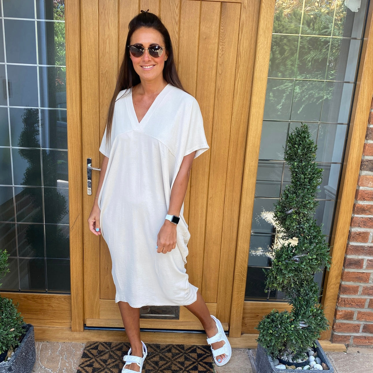 Veralice Kleid mit V-Ausschnitt