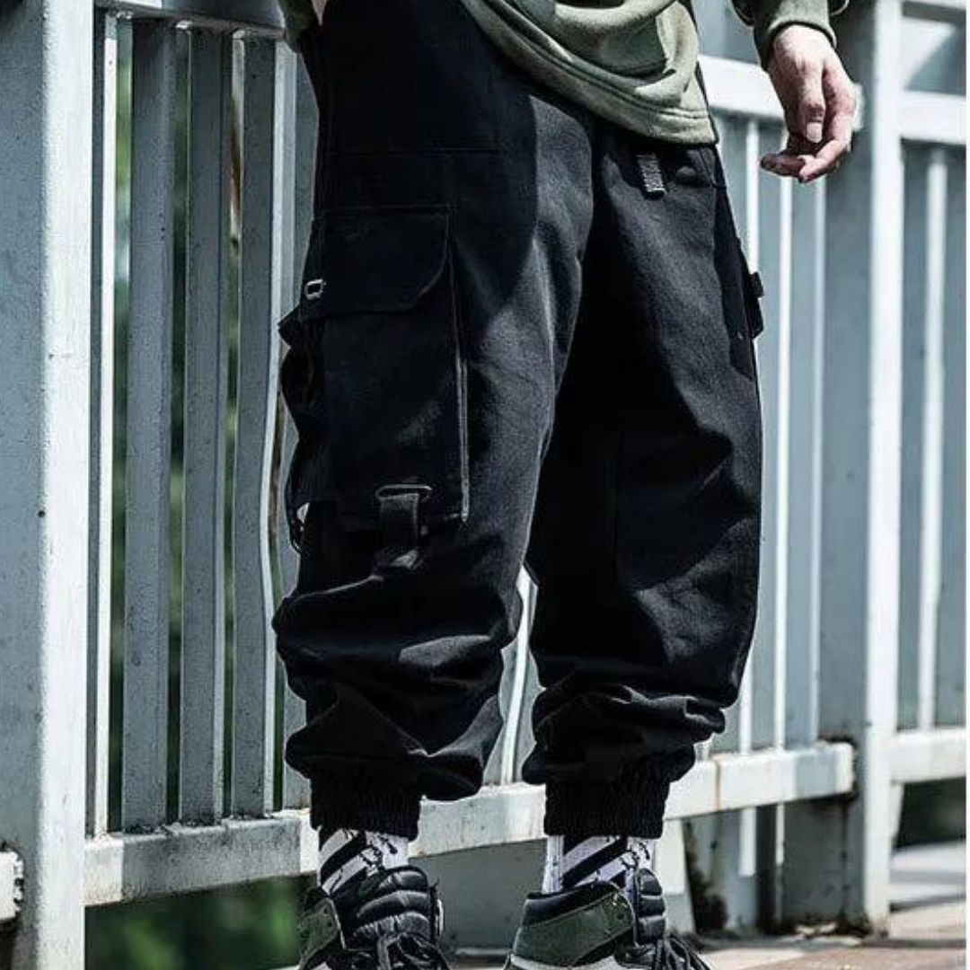 Arbeitshose mit verstellbaren Trägern