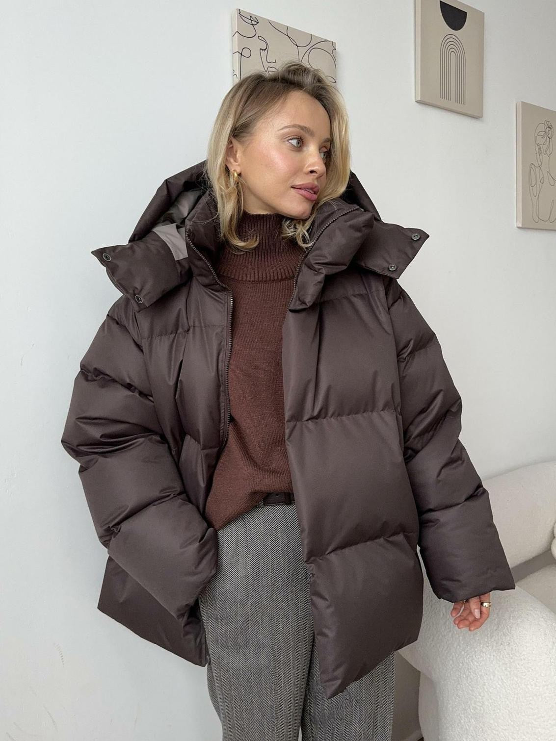 Krohn-e | Kurze, gepolsterte Kapuzenjacke für Frauen