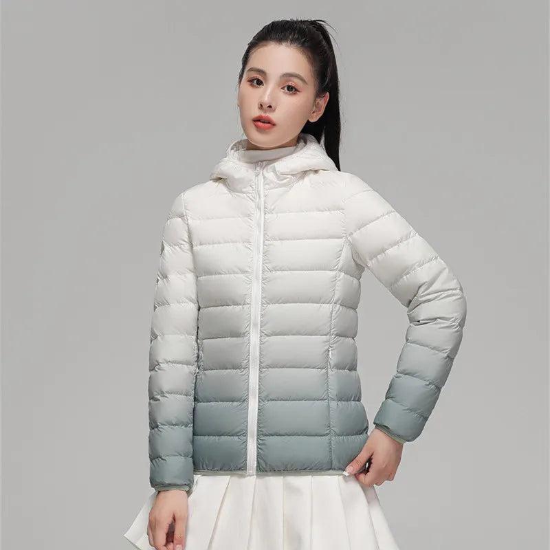 Krohn-e | Leichte Daunenjacke mit farbverlaufender Kapuze