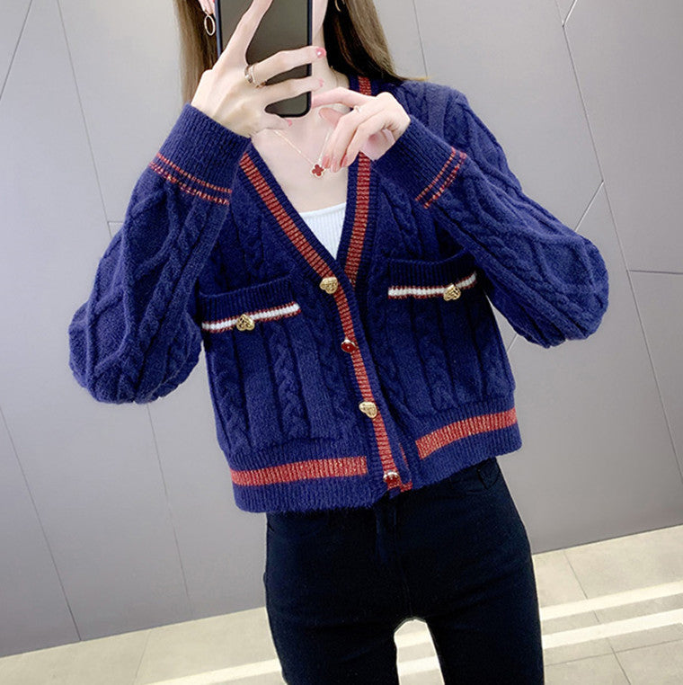 Krohn-e | Kurze Strickjacke Elegant und Modern Kontrastdetails