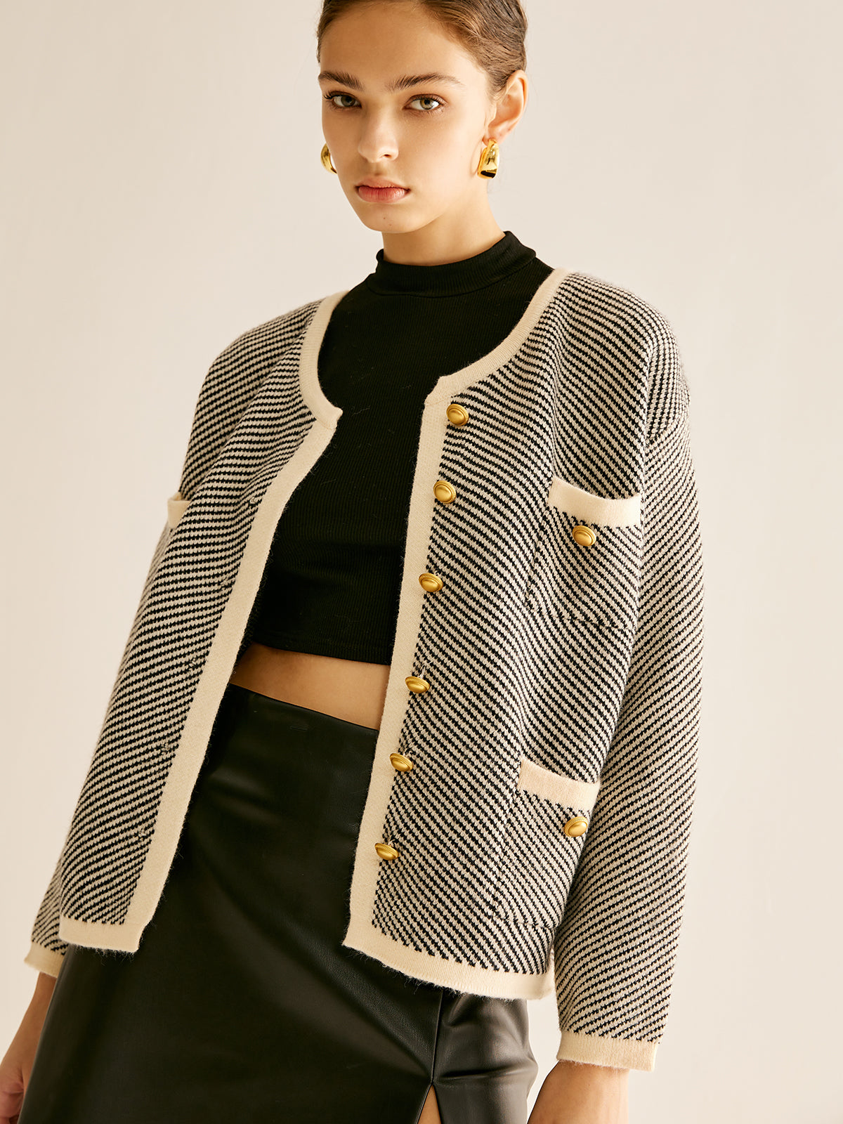 Krohn-e | Tweed Cardigan Kontrastdetails und Goldknöpfe Klassisch und Sophisticated