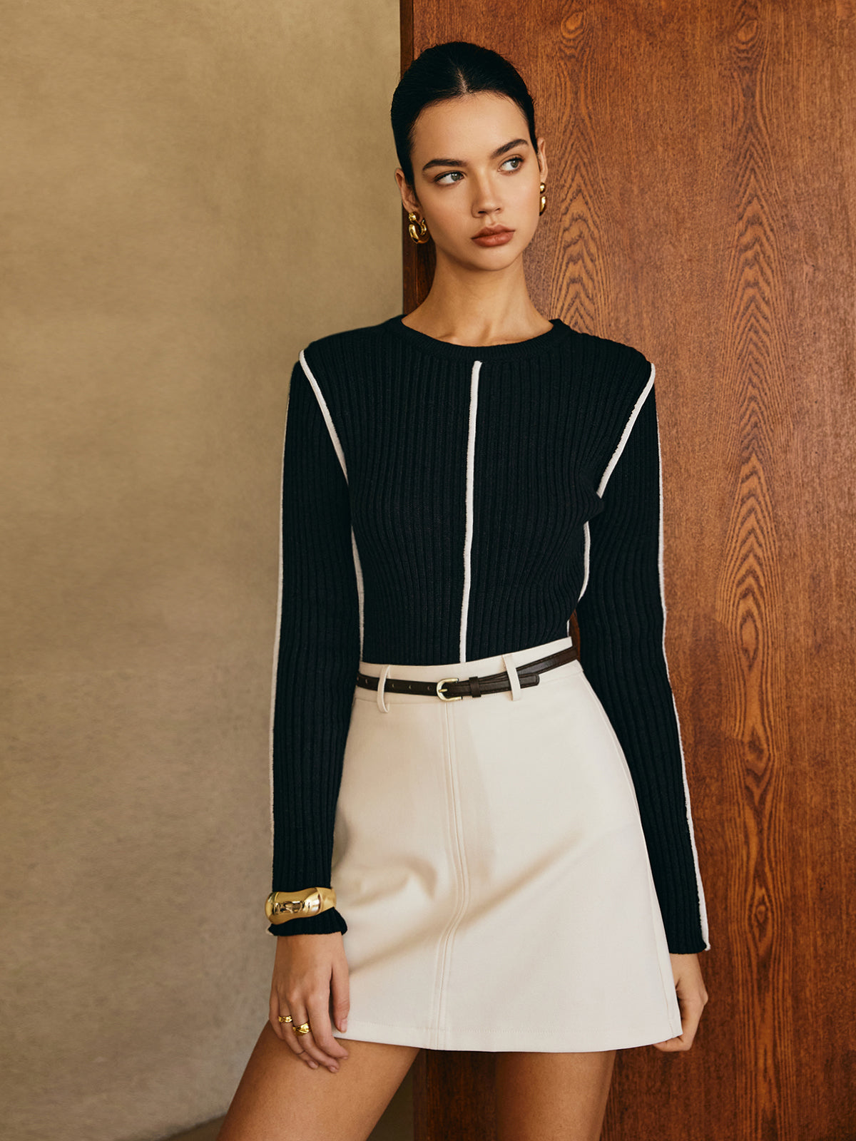 Slim-fit Knit Top with Contrast Piping by Fudus