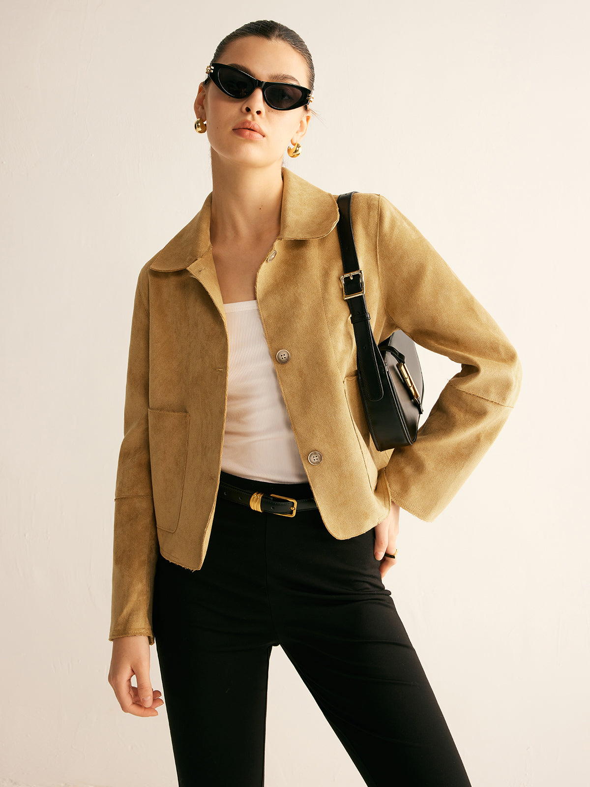 Krohn-e | Kurze Jacke Im Wildlederlook Gerade Schnitt Cool und Zeitlos