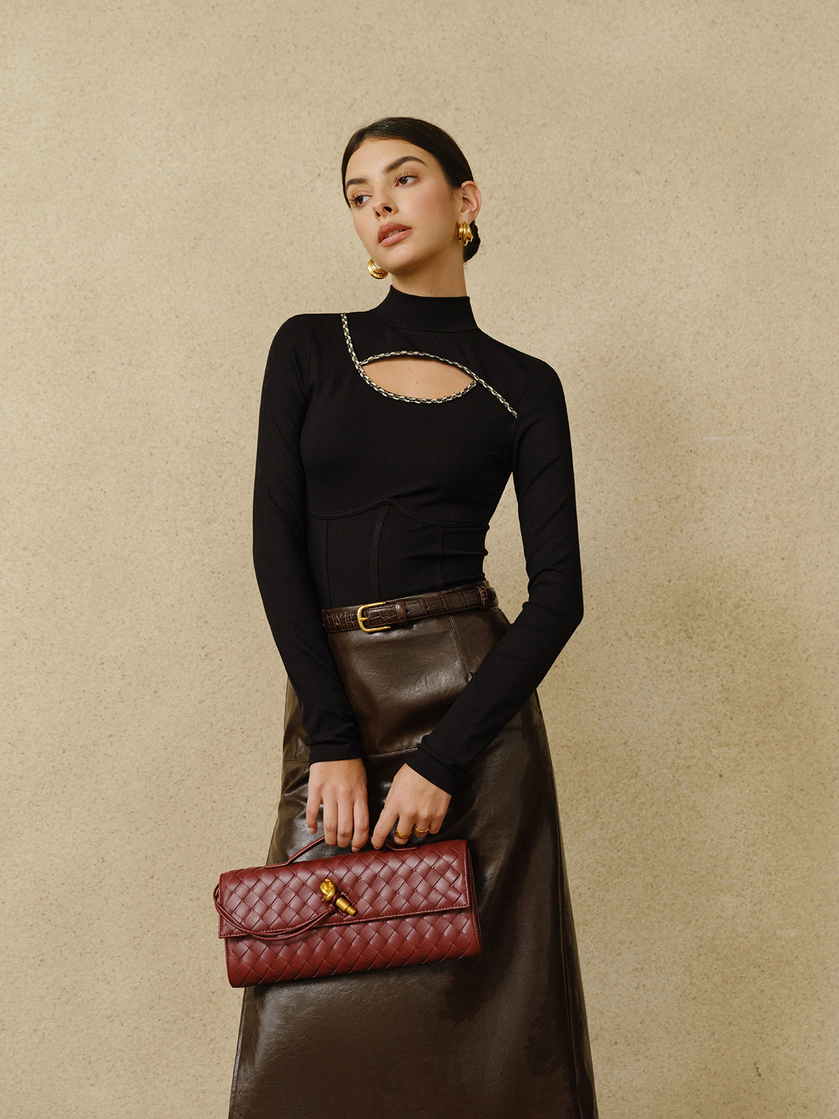 Fudus Cutout Piping Top with Contrast Trim