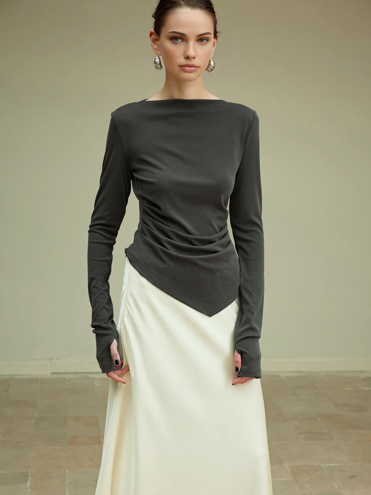 Fudus Schmales, asymmetrisches Jersey-T-Shirt