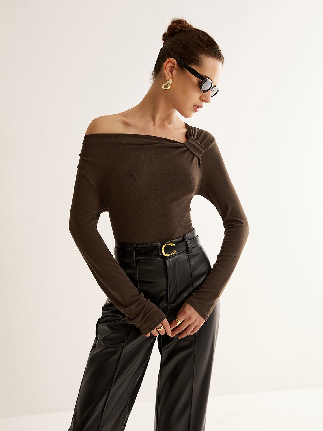 Fudus Geripptes Cold-Shoulder Shirt