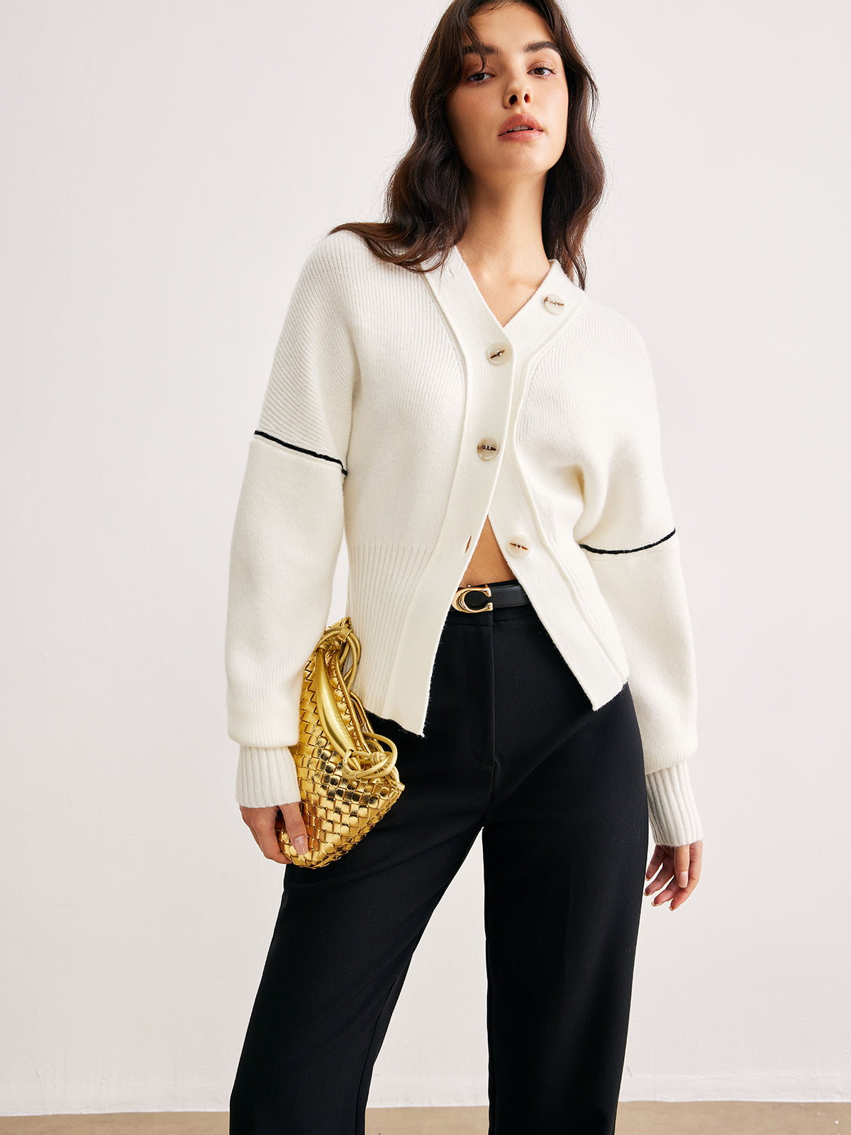 Krohn-e | Strickcardigan mit Knöpfen V-ausschnitt Zeitlose Eleganz