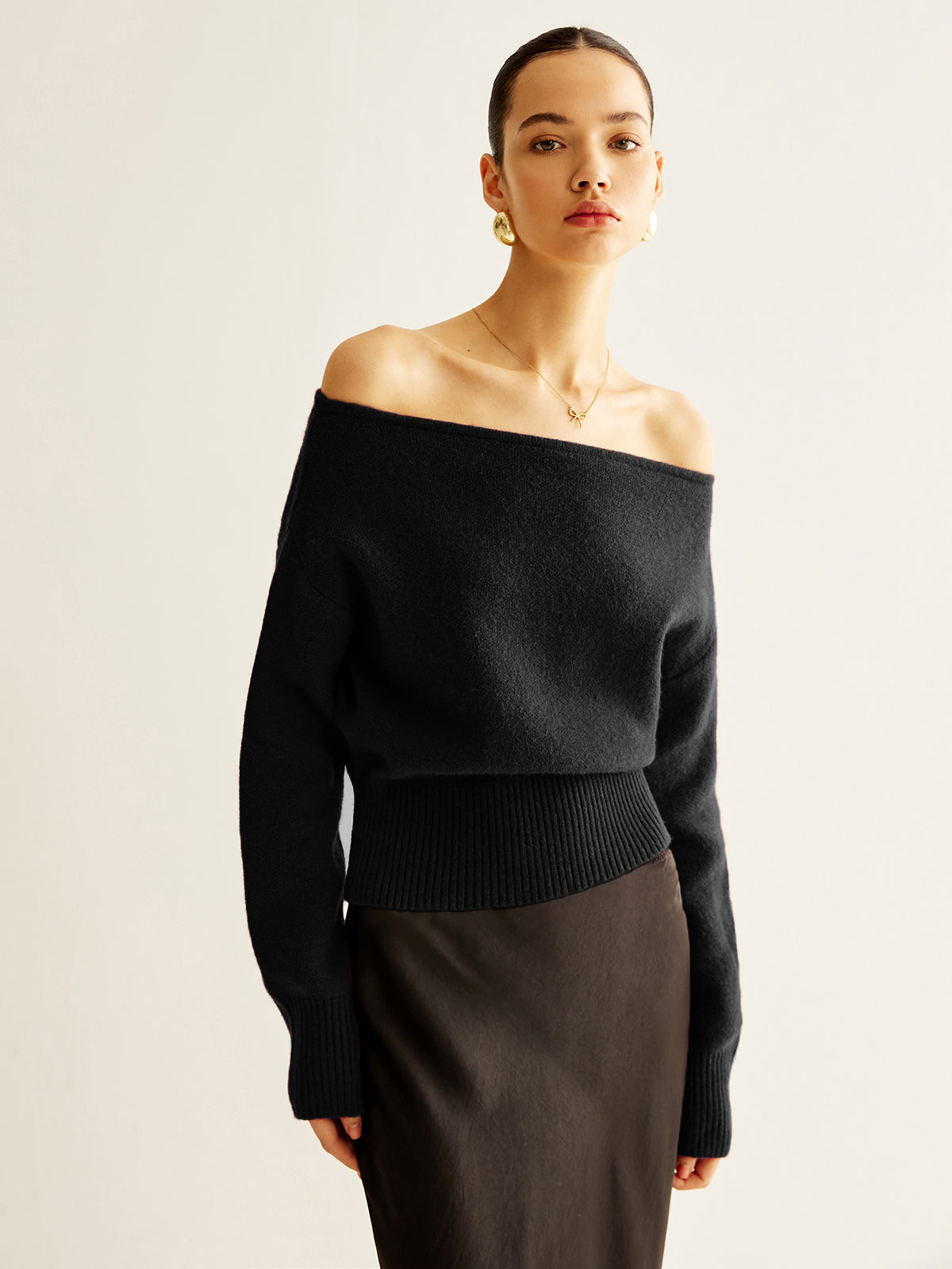 Fudus Cold-Shoulder Fitted Pullover