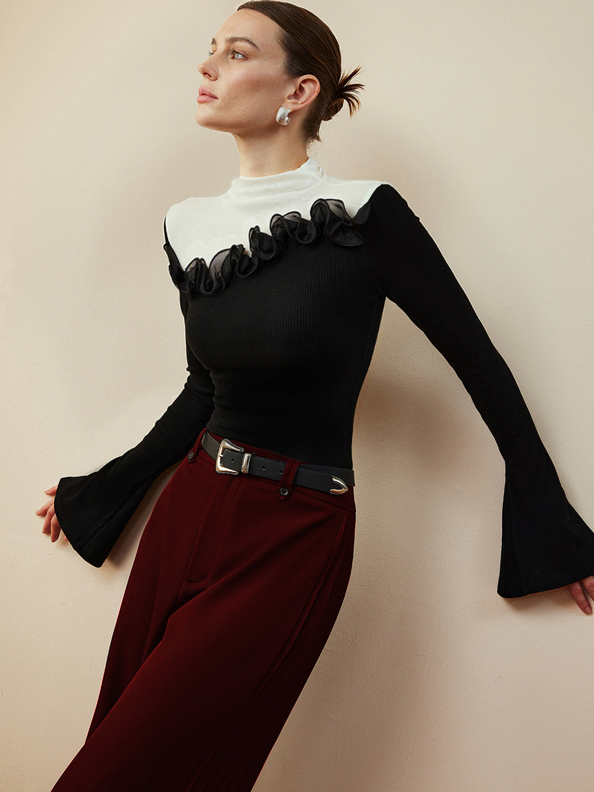 Fudus Damenbluse mit Stehkragen und Rüschen