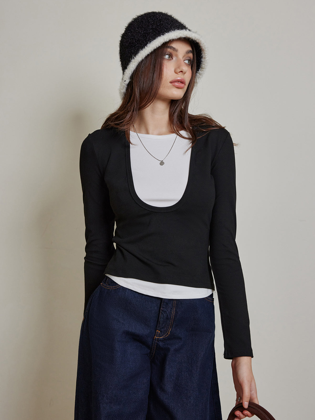 Fudus Jersey Top with Two-Tone Color Block Design