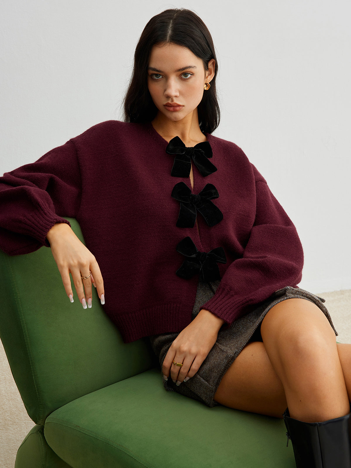 Krohn-e | Strickcardigan mit Samtschleifen Wollmischung Feminin und Modern