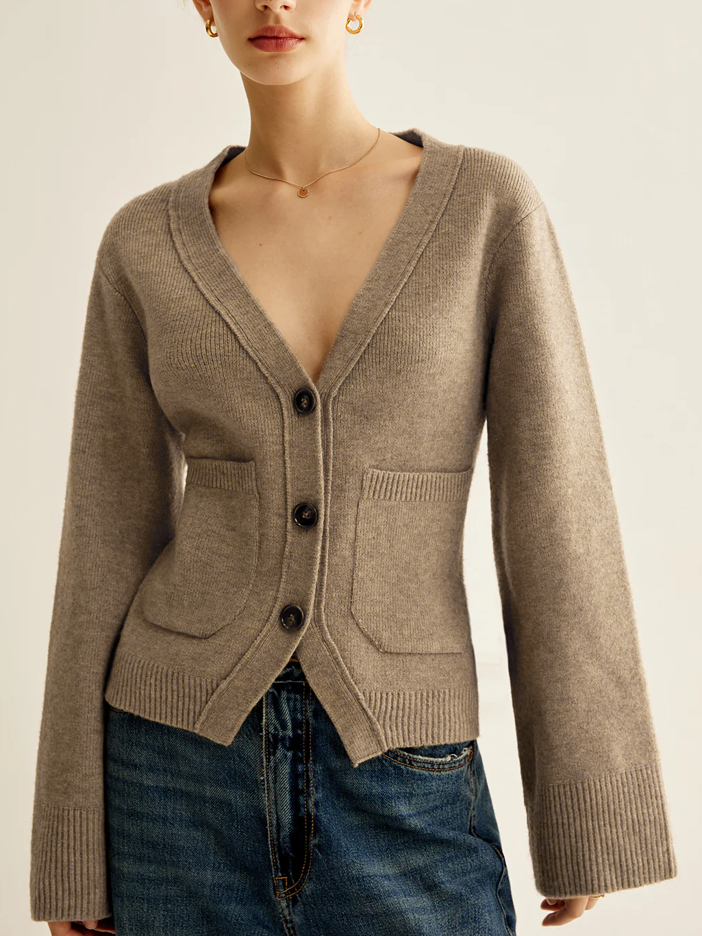 Krohn-e | Strickcardigan mit V-ausschnitt Taschen und Knöpfe Zeitloser Komfort
