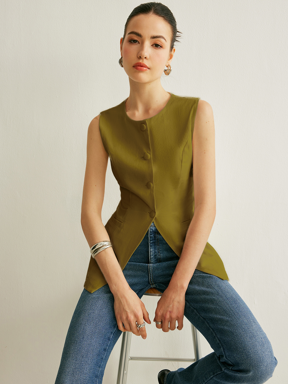 Ärmelloses Hemd mit Knopfdetail von Fudus