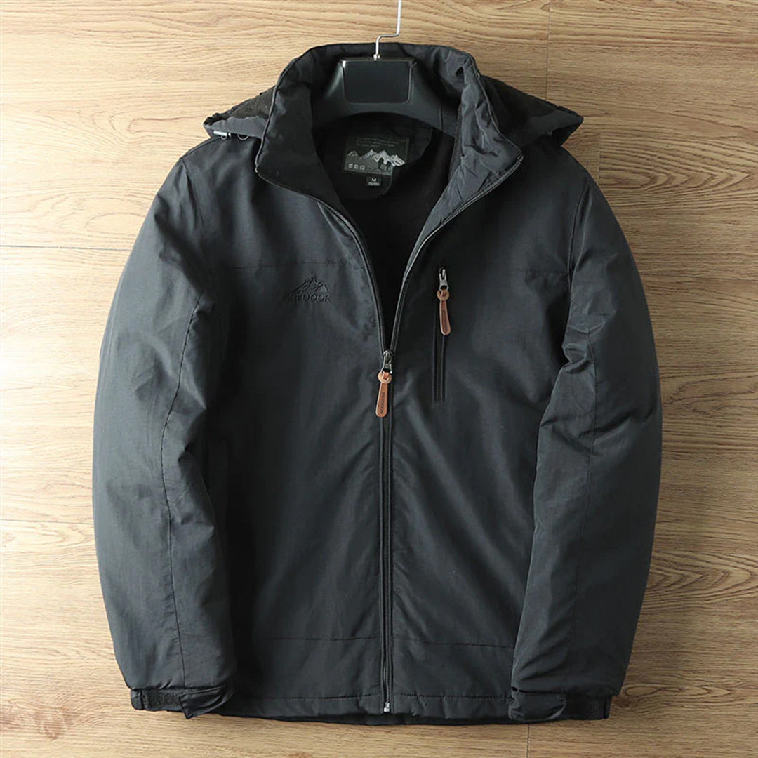 Hochwertige Outdoor-Jacke ALPINEGUARD für Abenteuer