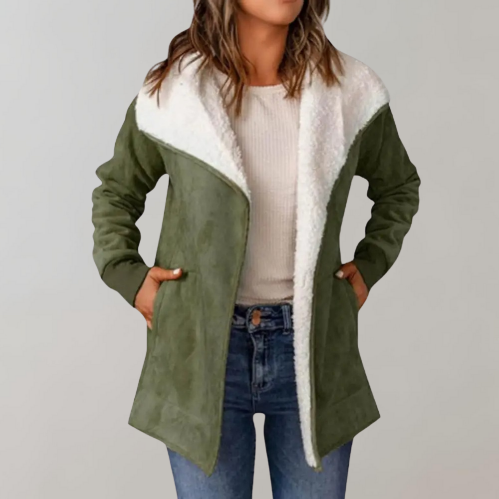 Luxuriöse Damenstrickjacke Jaana: Eleganz und Komfort vereint