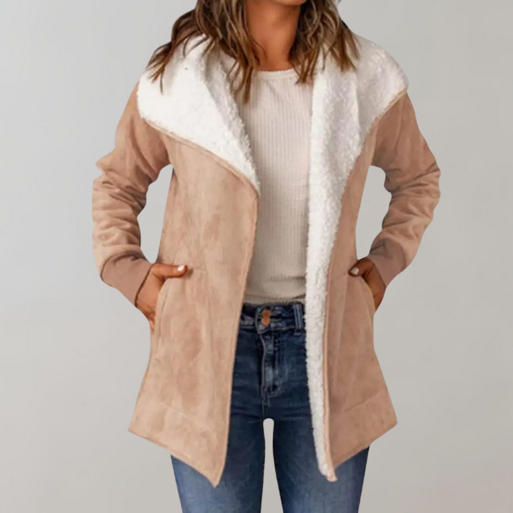 Luxuriöse Damenstrickjacke Jaana: Eleganz und Komfort vereint
