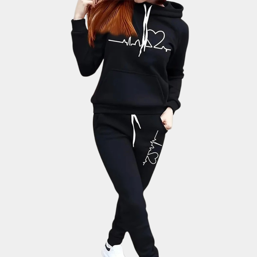 Elegantes Damen-Outfit mit trendigem Hoodie