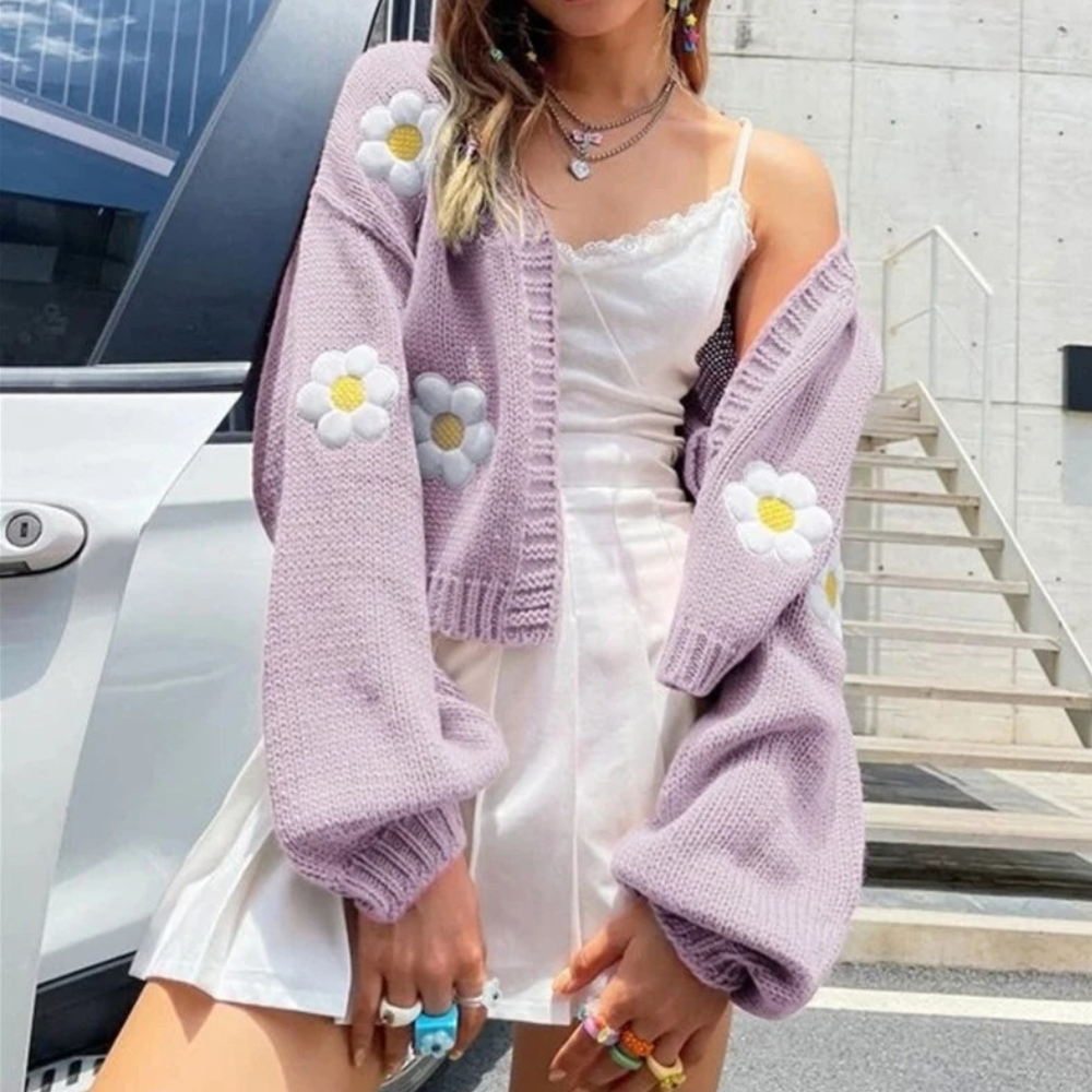 Damen-Strickjacke Fernanda: Elegant mit Blumenmuster