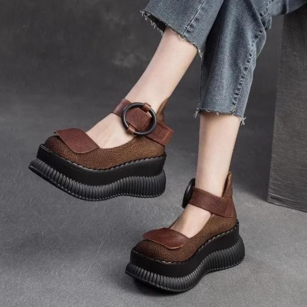 Elegante Damen-Freizeitschuhe Denyse mit schickem Gürtel-Design
