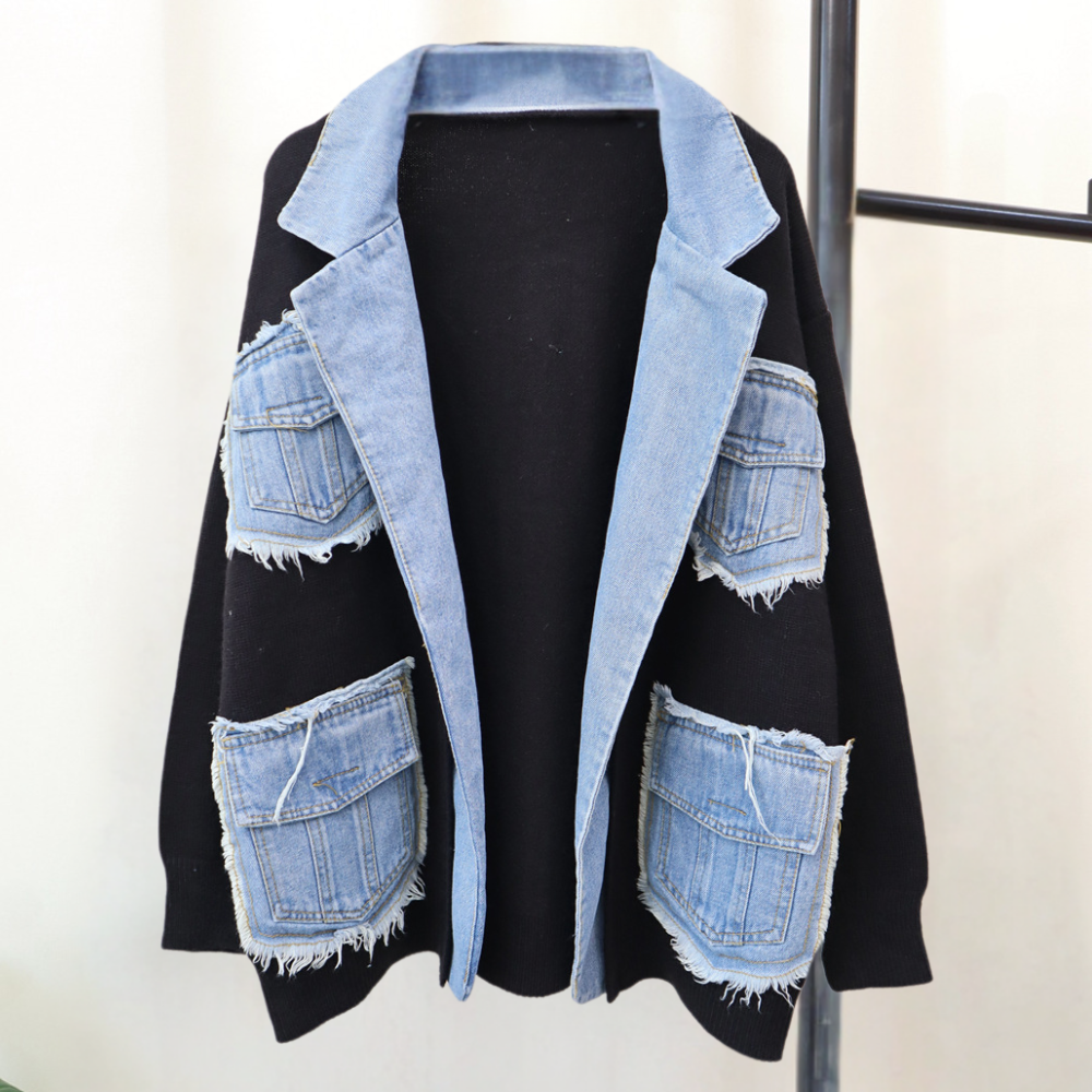 Elegante Damen-Strickjacke mit modernen Denim-Details