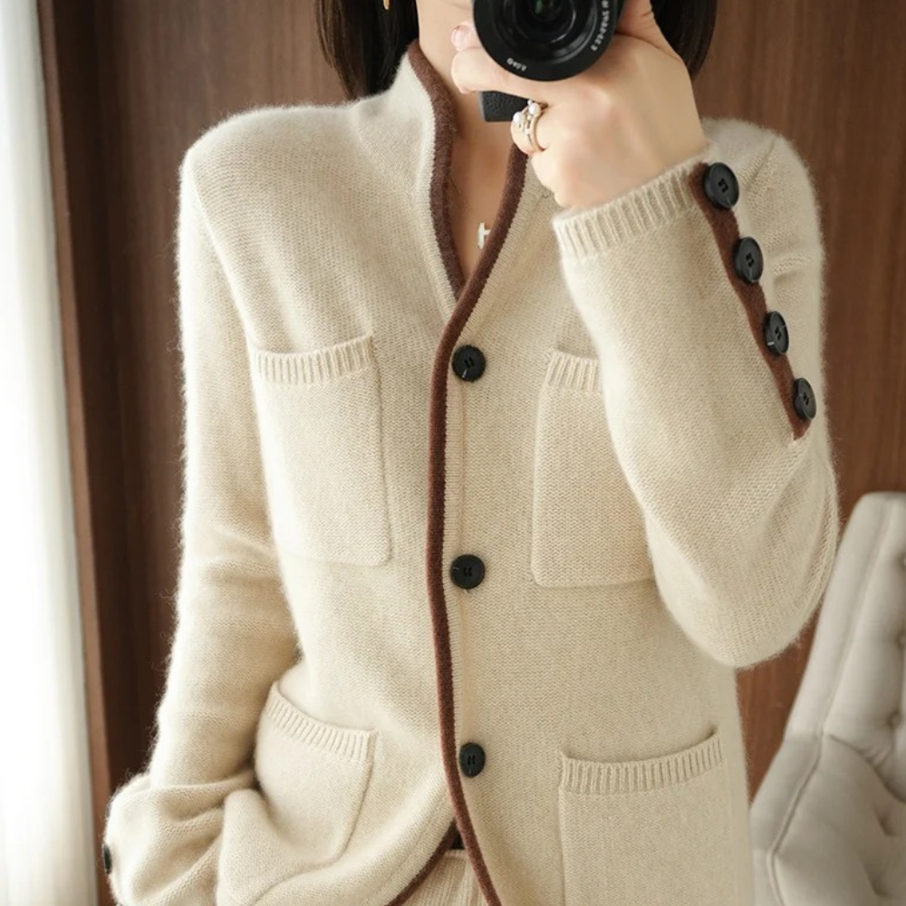 Modische, bequeme Damenstrickjacke von Mahaut