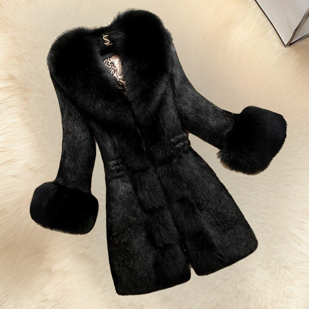 Elegantes, flauschiges Damen-Mantelmodell GIUSEPPINA für einen extravaganten Stil