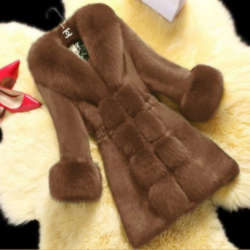 Elegantes, flauschiges Damen-Mantelmodell GIUSEPPINA für einen extravaganten Stil