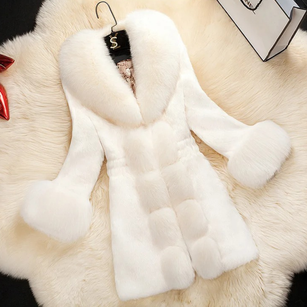 Elegantes, flauschiges Damen-Mantelmodell GIUSEPPINA für einen extravaganten Stil