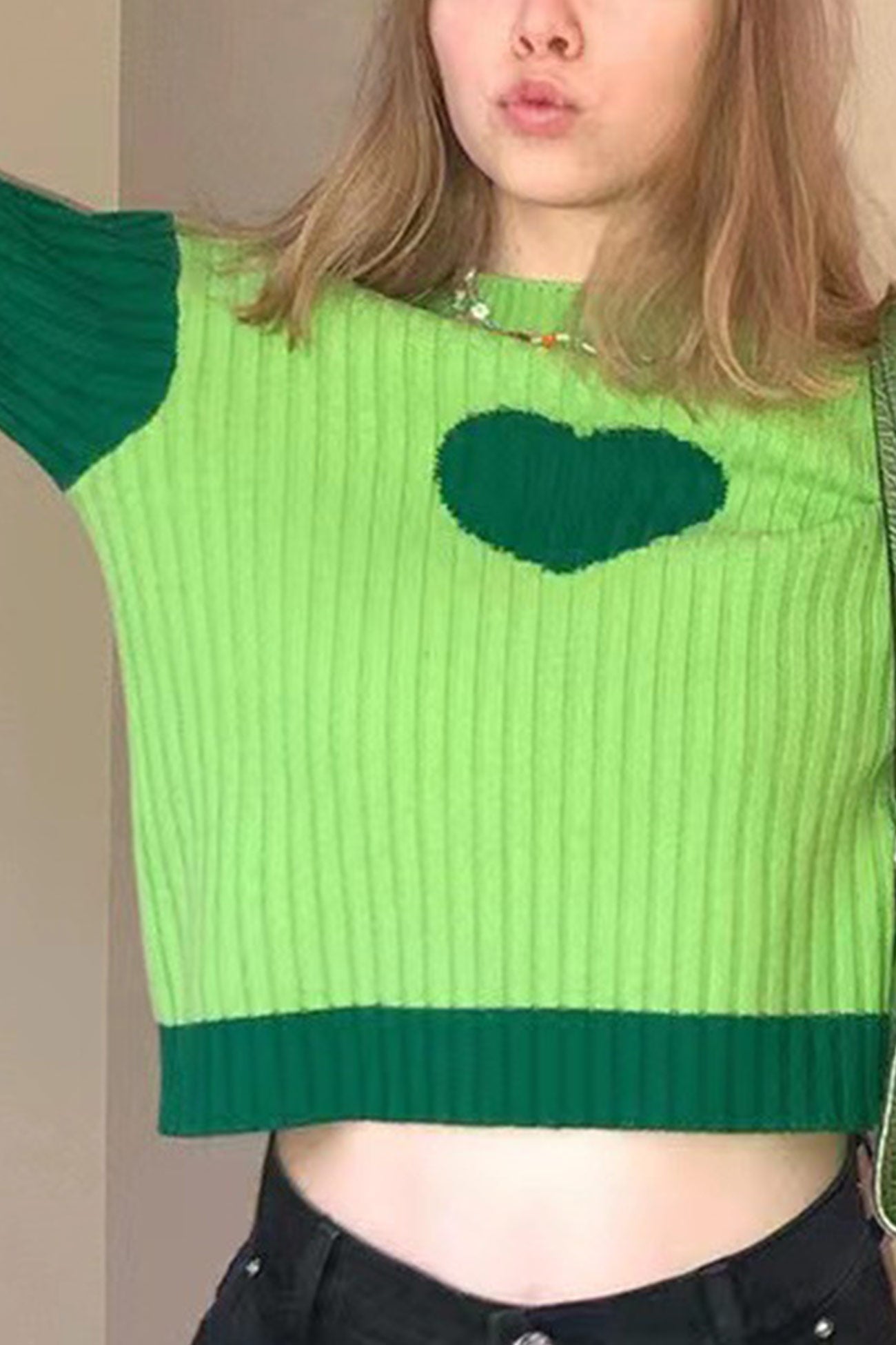 Fudus Gestricktes Mock-Neck Oberteil mit Herzgrafik und Rippenstruktur