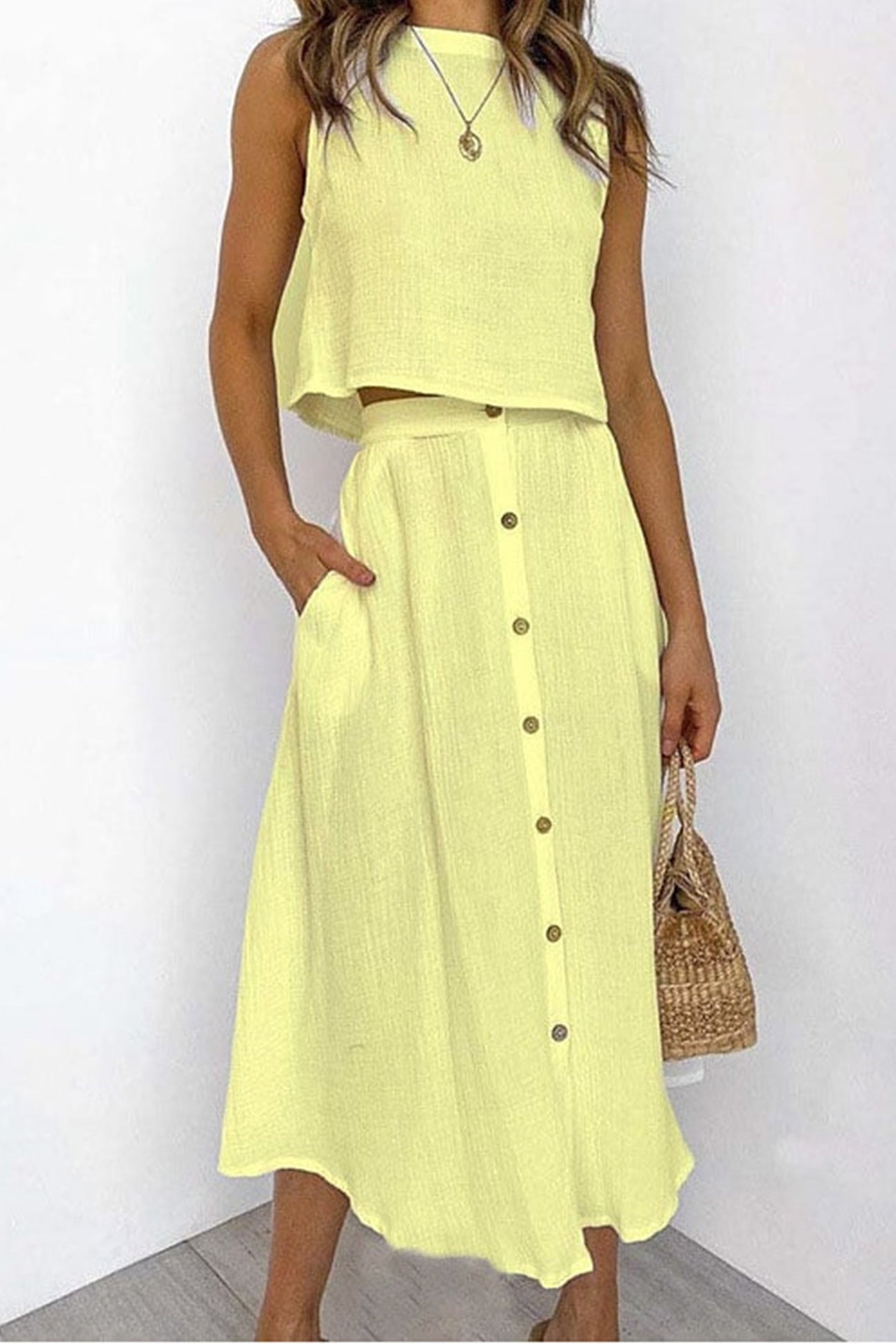 Fudus Tank Top und einreihiger Rockanzug