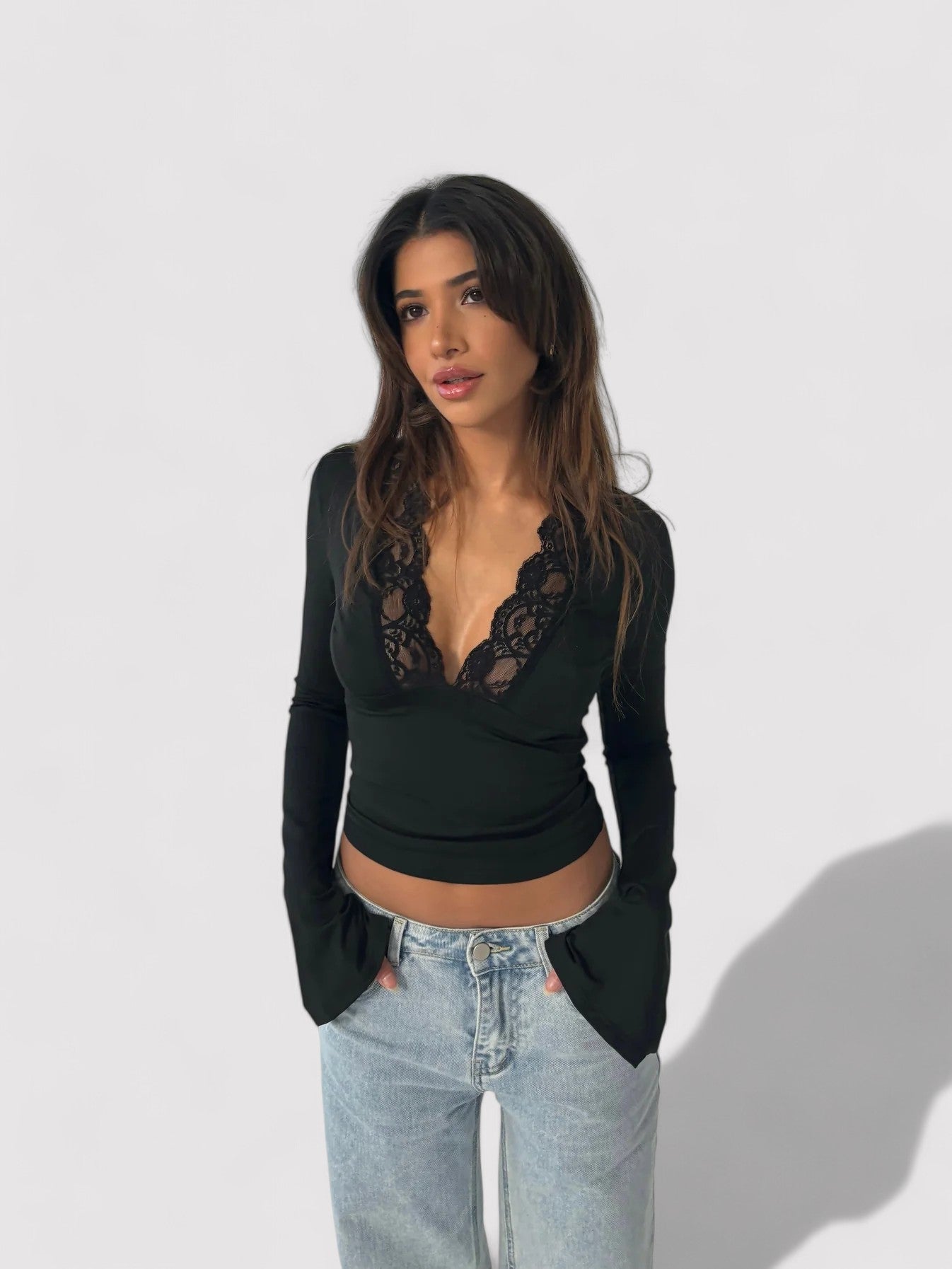 Hochwertiges, tief gestricktes Damen-Cropped Top von Fudus