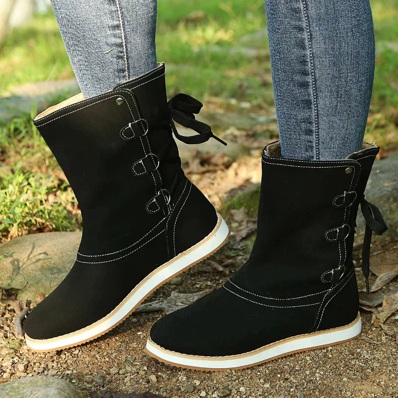 Krohn-e | Knöchellange Stiefel - Wildledermaterial - Schnürdetail - Flache Gummisohle