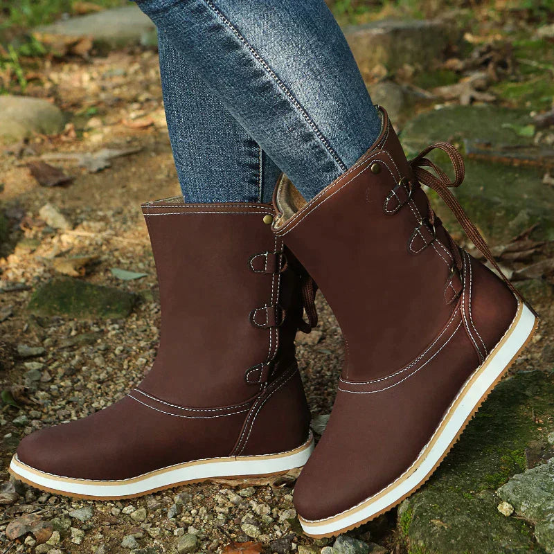 Krohn-e | Knöchellange Stiefel - Wildledermaterial - Schnürdetail - Flache Gummisohle