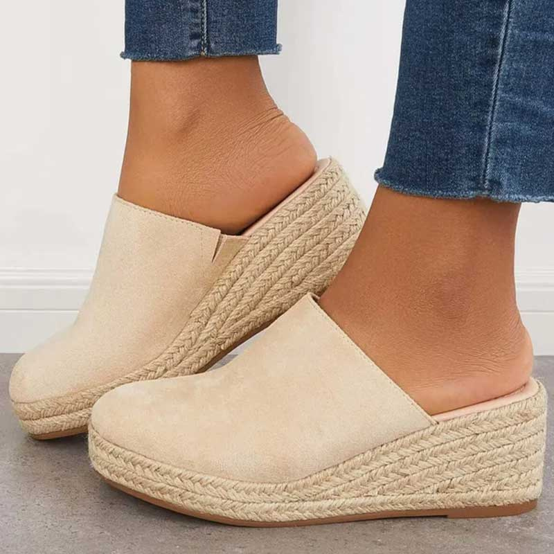 Raffinierte Keilsandalen für Katzenliebhaber