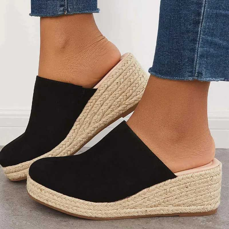 Raffinierte Keilsandalen für Katzenliebhaber