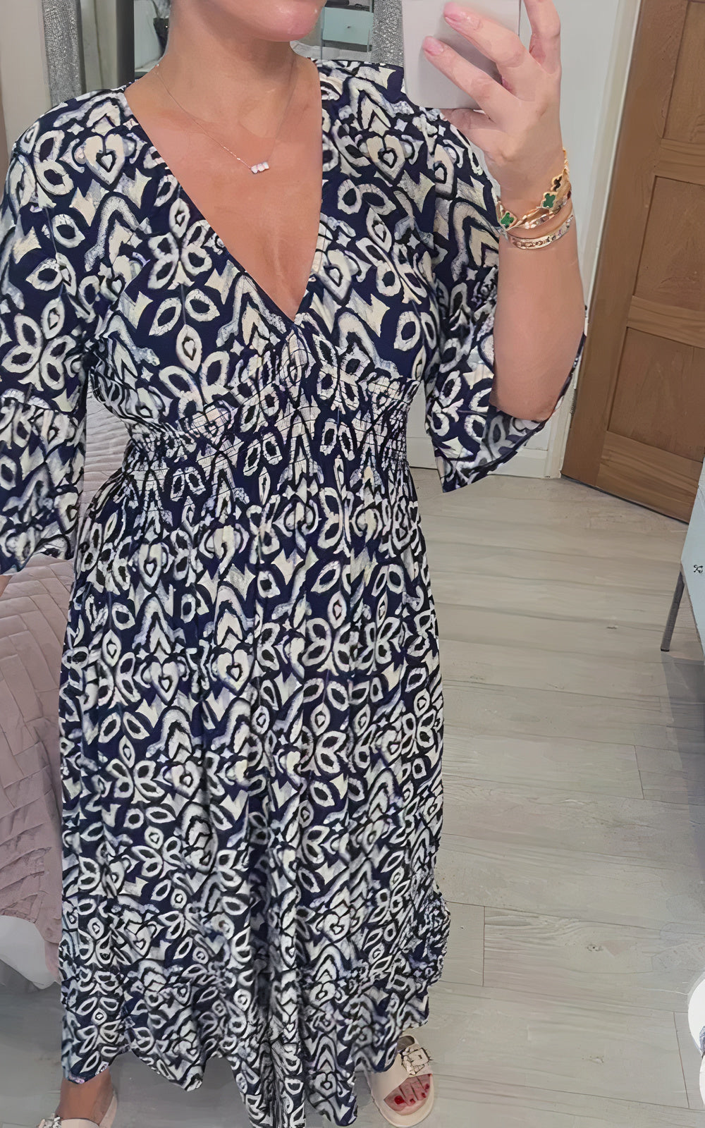 Verführerisches Blumenkleid - Essie